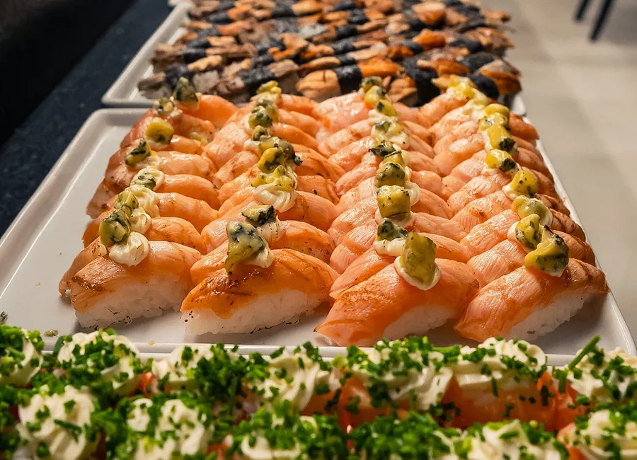 Buffet de sushi do Vera Sushi Lounge em Sapucaia do Sul